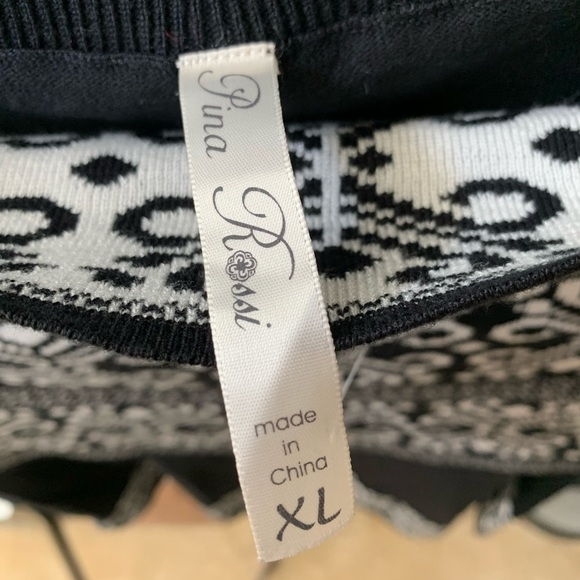 Black Tunic sweater w/matching shawl - Picture 2 of 2